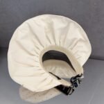 ⁦قبعة فندي فائقة النعومة بتصميم مجوف مزخرف⁩ - الصورة ⁦7⁩