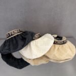 قبعة فندي فائقة النعومة بتصميم مجوف مزخرف