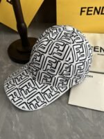 ⁦قبعة بيسبول كلاسيكية من فندي⁩ - الصورة ⁦3⁩