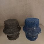 قبعة شانيل الجديدة من الجينز بتصميم ريترو