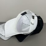 ⁦قبعة شانيل بتصميم جديد⁩ - الصورة ⁦4⁩