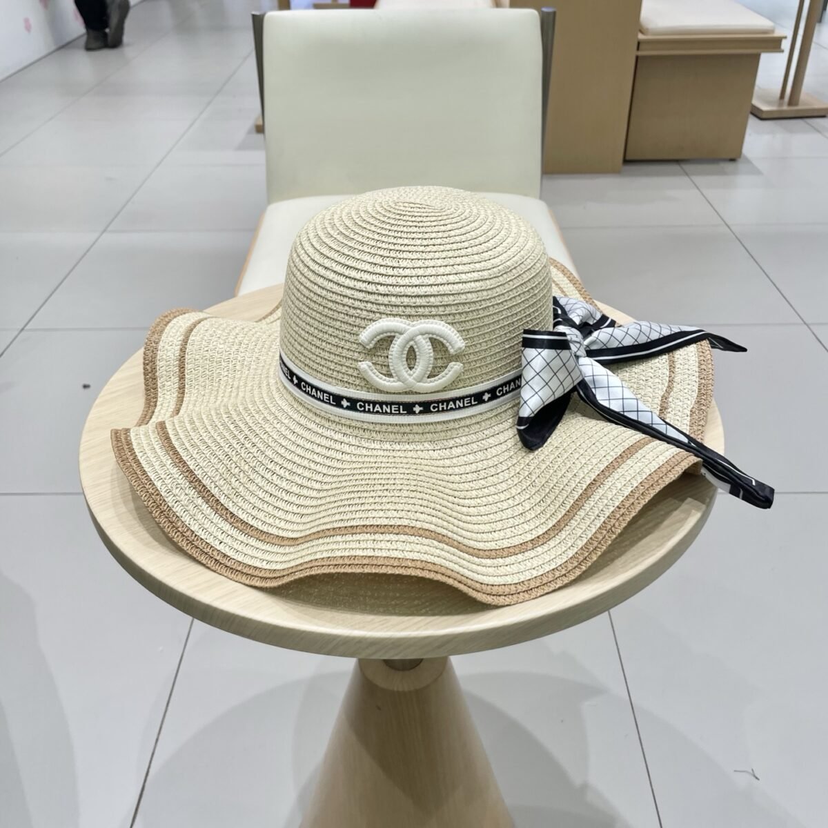 ⁦قبعة شمس شانيل عالية الجودة⁩ - الصورة ⁦2⁩