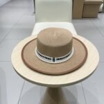 ⁦قبعة شانيل مسطحة من القش⁩ - الصورة ⁦5⁩