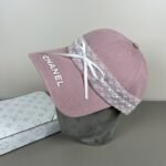 ⁦قبعة شانيل بتصميم جديد⁩ - الصورة ⁦3⁩