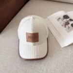 قبعة بيسبول من لويفي