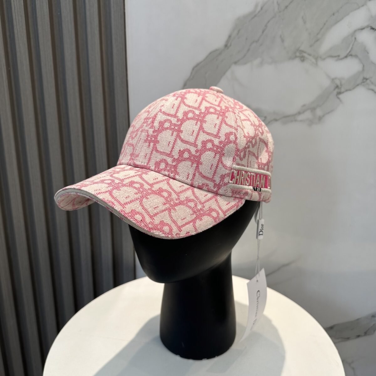 ⁦قبعة بيسبول مطرزة جديدة وأصلية من ديور⁩ - الصورة ⁦4⁩