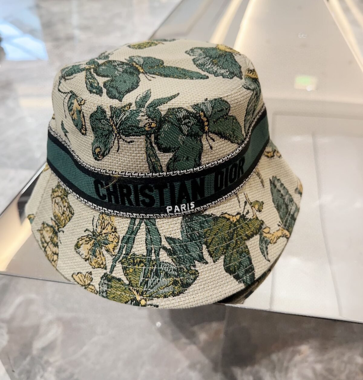 ⁦قبعة دلو ديور الجديدة⁩ - الصورة ⁦3⁩