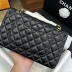 ⁦حقيبة CHANEL الانيقة⁩ - الصورة ⁦3⁩