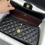 ⁦حقيبة CHANEL الانيقة⁩ - الصورة ⁦4⁩