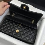 ⁦حقيبة CHANEL الانيقة⁩ - الصورة ⁦5⁩