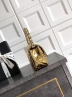 ⁦حقيبة شانيل باللون الذهبي الجذاب (CHANEL_BAG )⁩ - الصورة ⁦9⁩