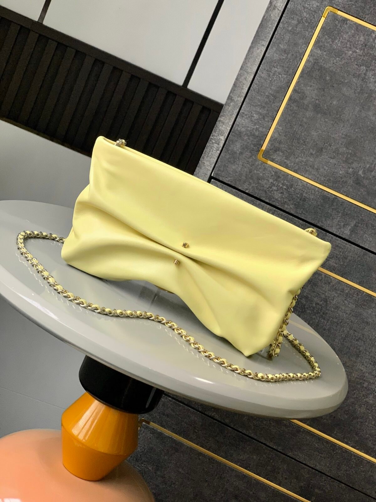 ⁦حقيبة يد جميلة من شانيل CHANEL_BAG⁩ - الصورة ⁦3⁩
