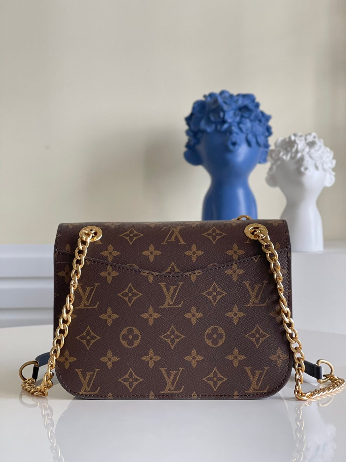 ⁦حقيبة  يد من لويس فيتون LV⁩ - الصورة ⁦3⁩