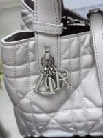 ⁦حقيبة واسعة من ديور Dior Bag⁩ - الصورة ⁦5⁩