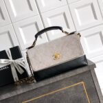 حقيبة يد من شانيل CHANEL  BAG