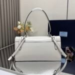 ⁦حقيبة يد جذابة من برادا Prada⁩ - الصورة ⁦4⁩