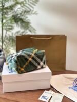 ⁦حقيبة يد Burberry⁩ - الصورة ⁦4⁩