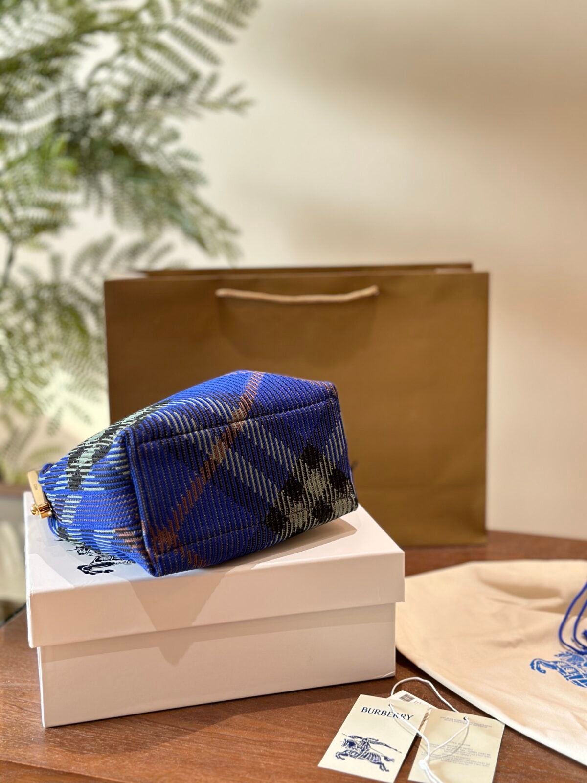 ⁦حقيبة يد Burberry⁩ - الصورة ⁦3⁩