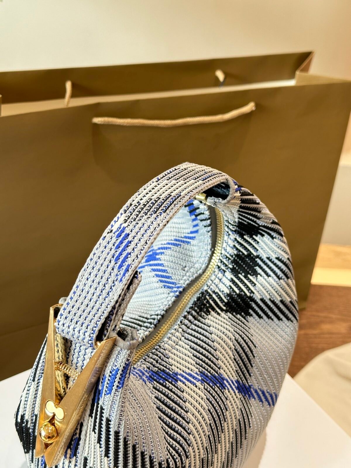 ⁦حقيبة يد Burberry⁩ - الصورة ⁦3⁩