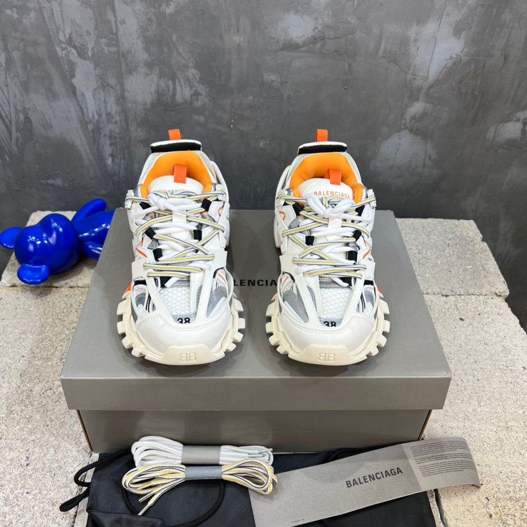 wsxc1752412624490_1 حذاء Balenciaga Track 3.0 - الصورة 1