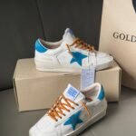 سنيكرز من Golden Goose