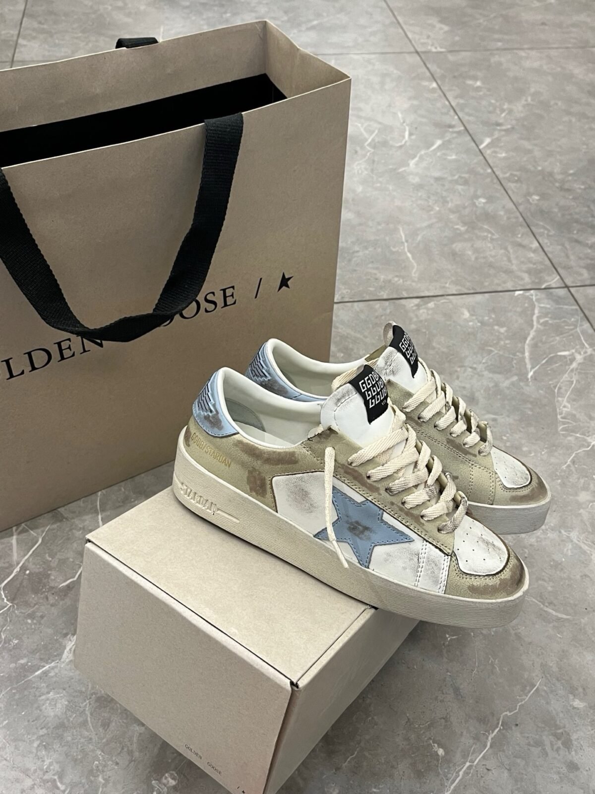 ⁦سنيكرز من Golden Goose⁩ - الصورة ⁦9⁩