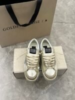 ⁦سنيكرز من Golden Goose⁩ - الصورة ⁦7⁩