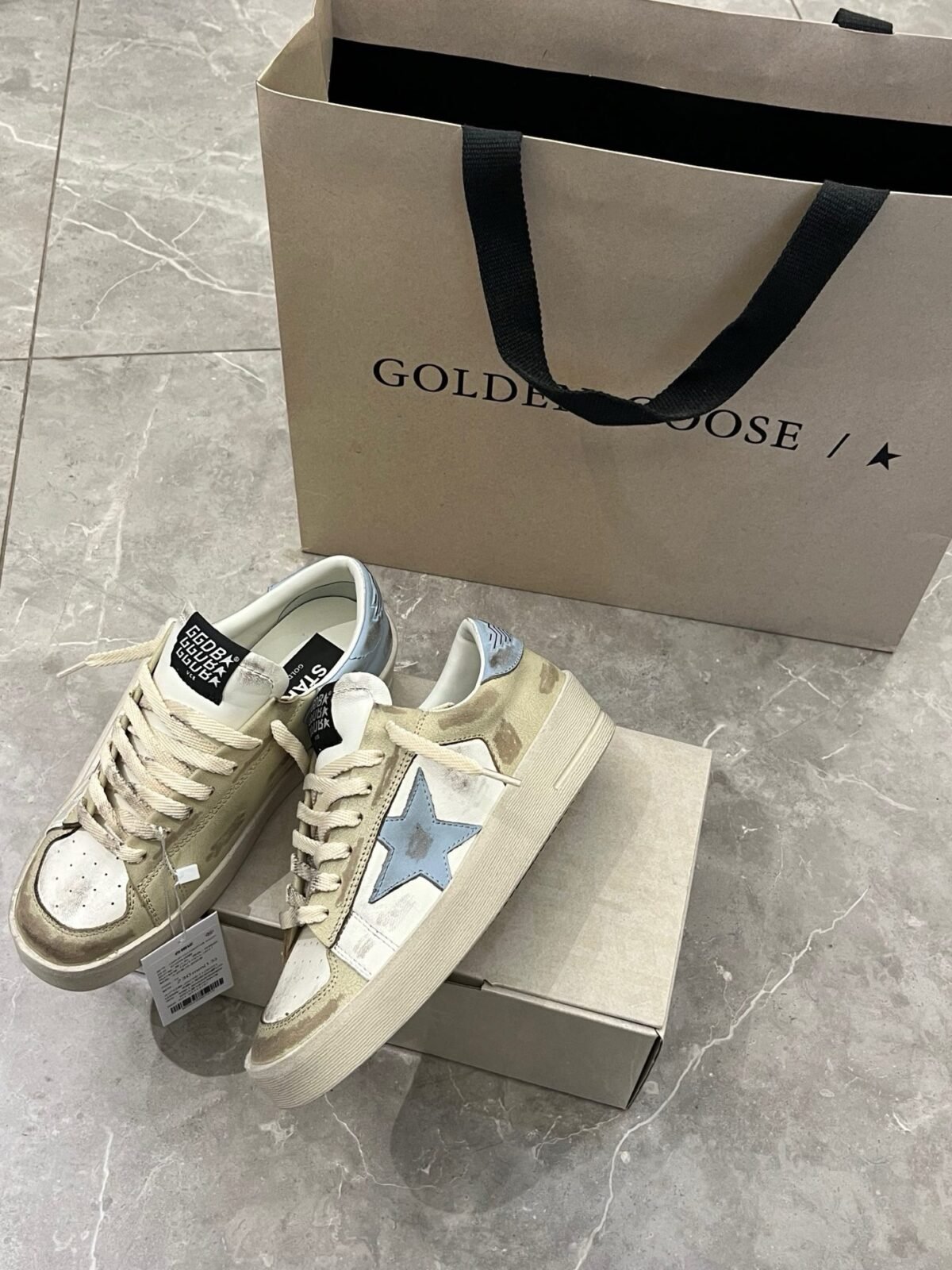 ⁦سنيكرز من Golden Goose⁩ - الصورة ⁦6⁩