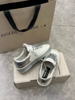 ⁦سنيكرز من Golden Goose⁩ - الصورة ⁦4⁩