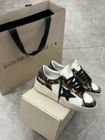 ⁦سنيكرز من Golden Goose⁩ - الصورة ⁦7⁩