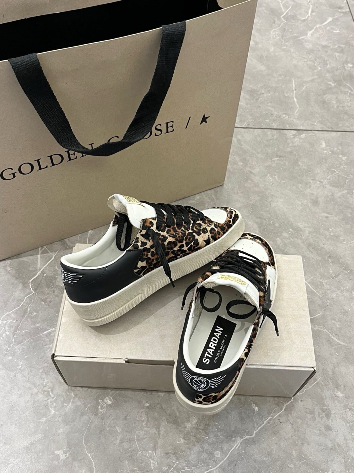 ⁦سنيكرز من Golden Goose⁩ - الصورة ⁦9⁩