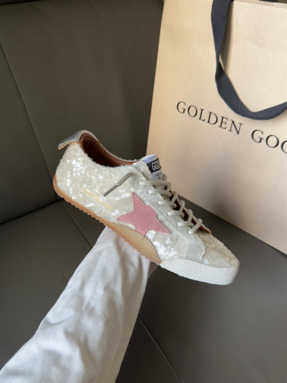 ⁦شوزSuper-Star من Golden Goose⁩ - الصورة ⁦1⁩