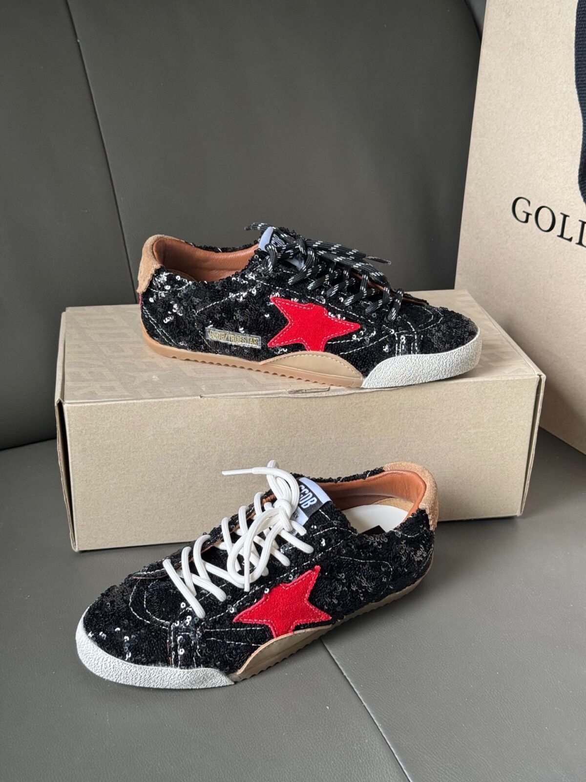 ⁦شوزSuper-Star من Golden Goose⁩ - الصورة ⁦5⁩