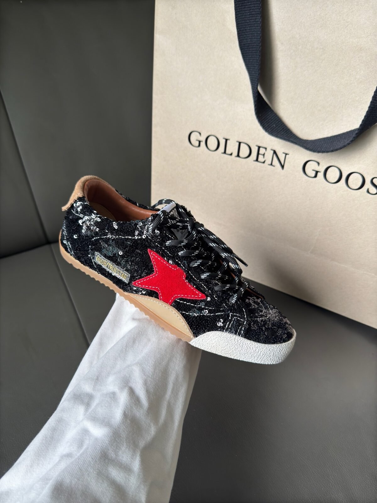 ⁦شوزSuper-Star من Golden Goose⁩ - الصورة ⁦1⁩