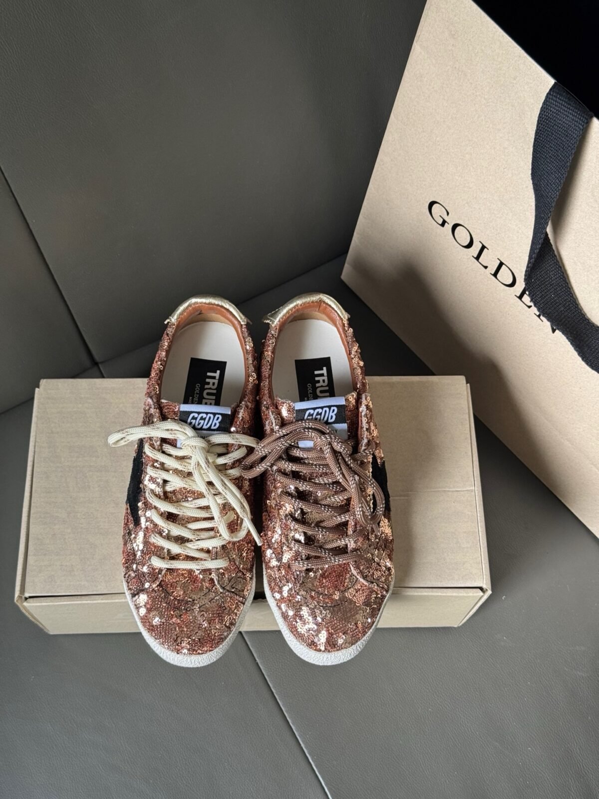 ⁦شوزSuper-Star من Golden Goose⁩ - الصورة ⁦3⁩