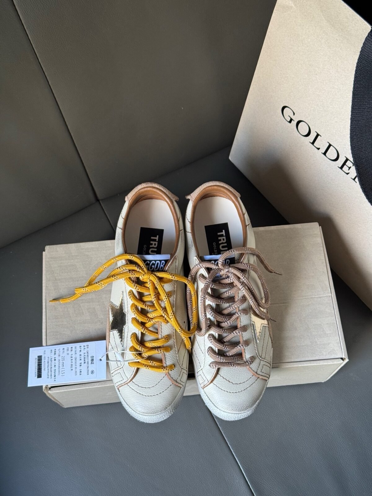 ⁦شوزTrue-Star من Golden Goose⁩ - الصورة ⁦2⁩