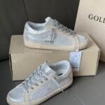 شوزSuper-Star من Golden Goose