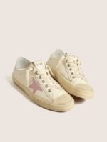 ⁦حذاء Golden Goose V-Star⁩ - الصورة ⁦2⁩
