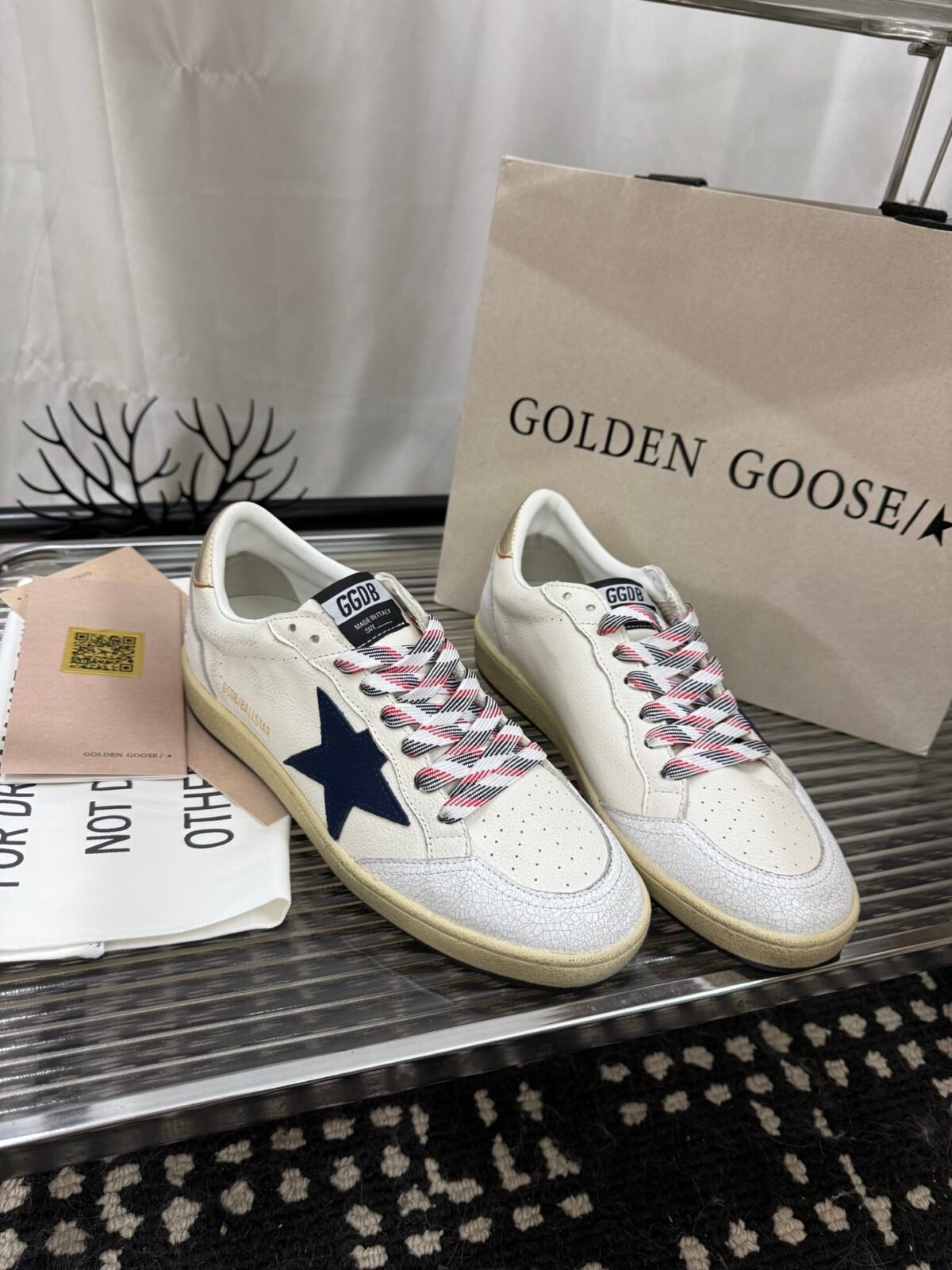⁦حذاء Golden Goose Ball Star⁩ - الصورة ⁦2⁩