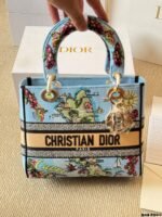 ⁦حقيبة ديور Dior Lady D-Lite⁩ - الصورة ⁦4⁩