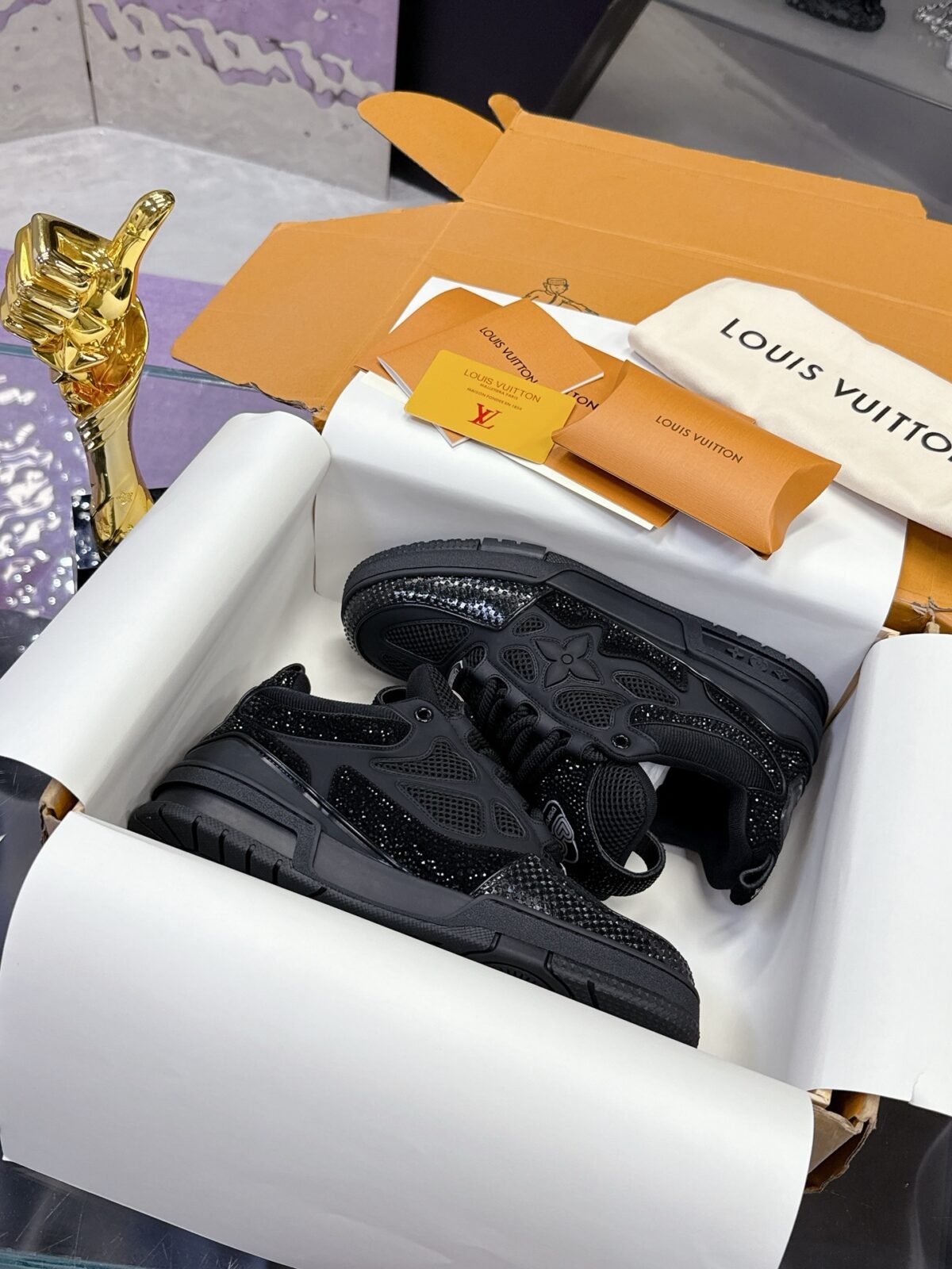 ⁦حذاء Louis Vuitton LV Trainer⁩ - الصورة ⁦2⁩