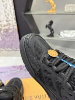 ⁦حذاء Louis Vuitton LV Trainer⁩ - الصورة ⁦8⁩