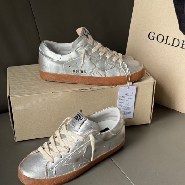 حذاء Golden Goose Superstar