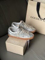 ⁦حذاء Golden Goose Superstar⁩ - الصورة ⁦3⁩