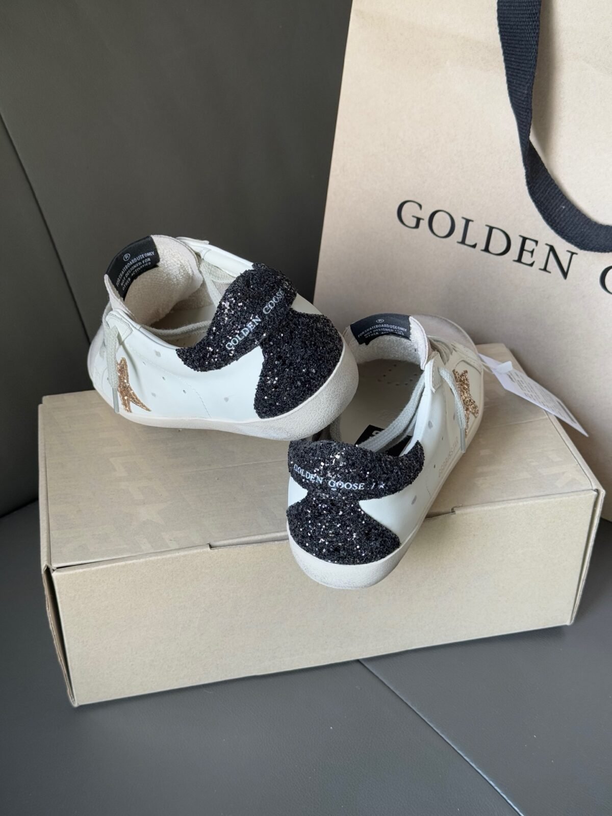 ⁦حذاء Golden Goose Superstar⁩ - الصورة ⁦7⁩