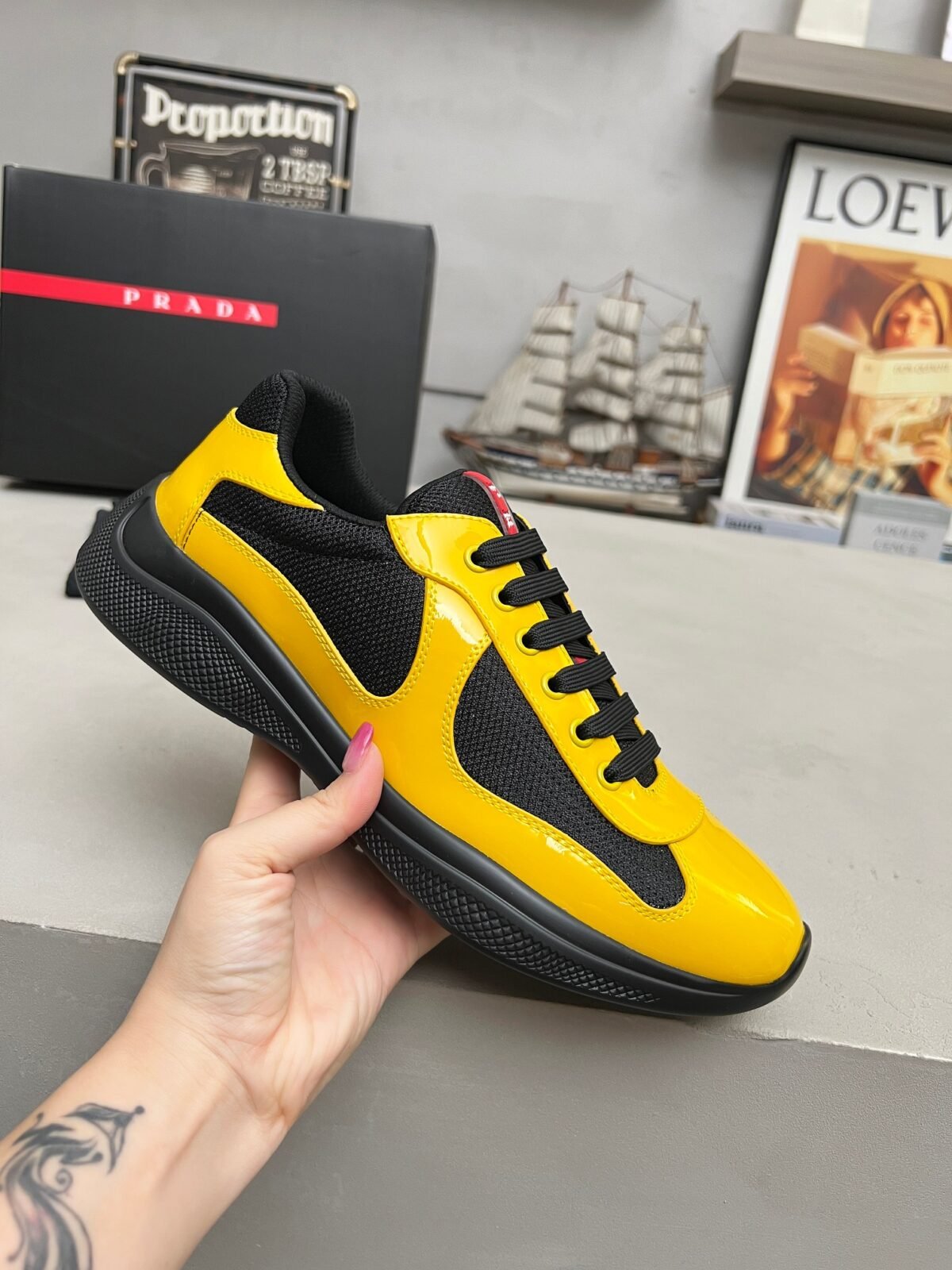 ⁦حذاء Prada⁩ - الصورة ⁦1⁩