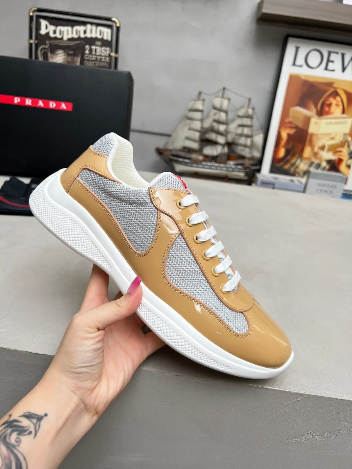 ⁦حذاء من Prada⁩ - الصورة ⁦1⁩