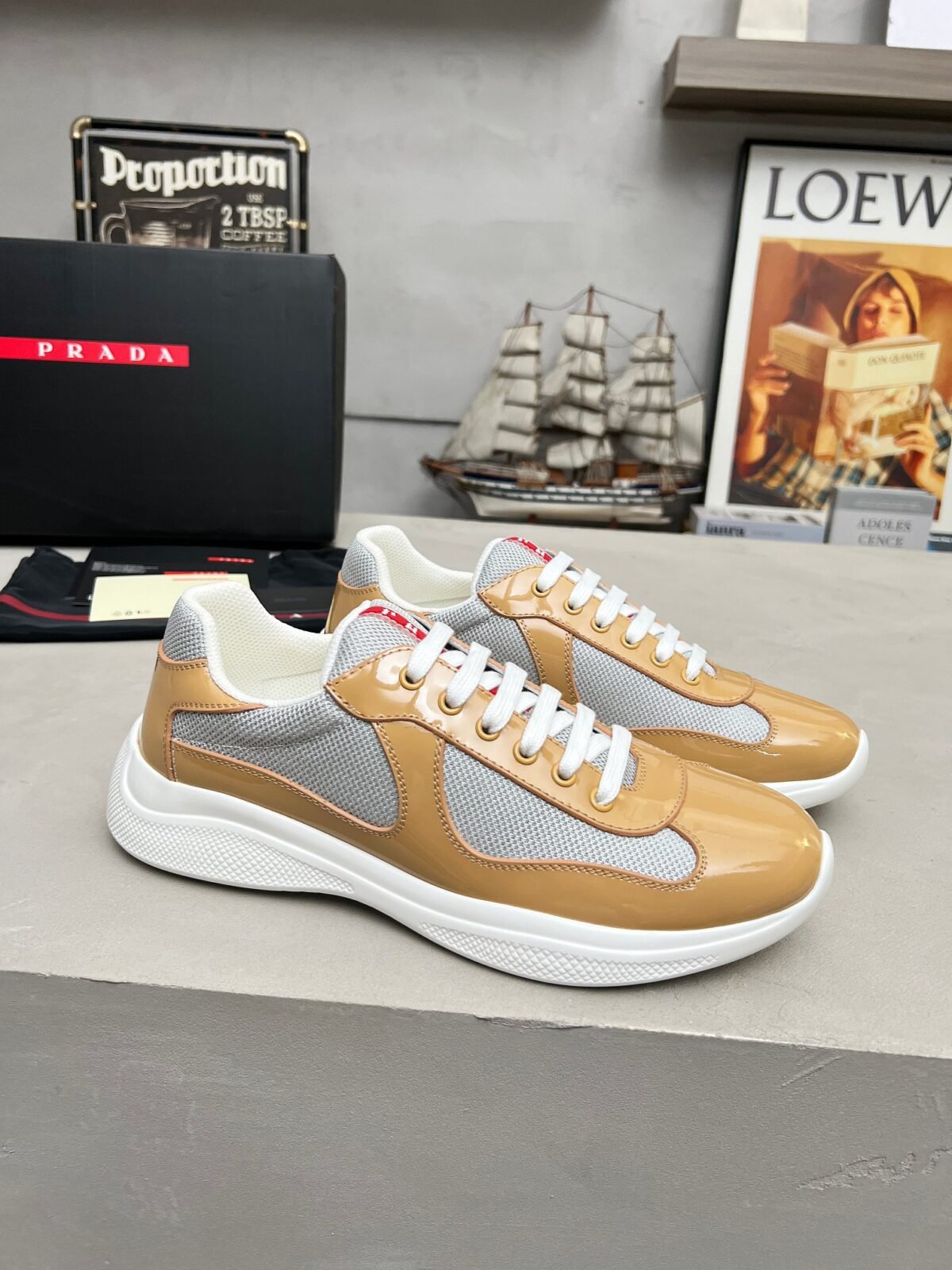 ⁦حذاء من Prada⁩ - الصورة ⁦3⁩