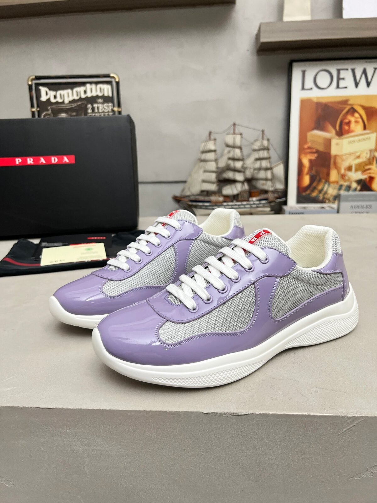 ⁦حذاء Prada⁩ - الصورة ⁦2⁩