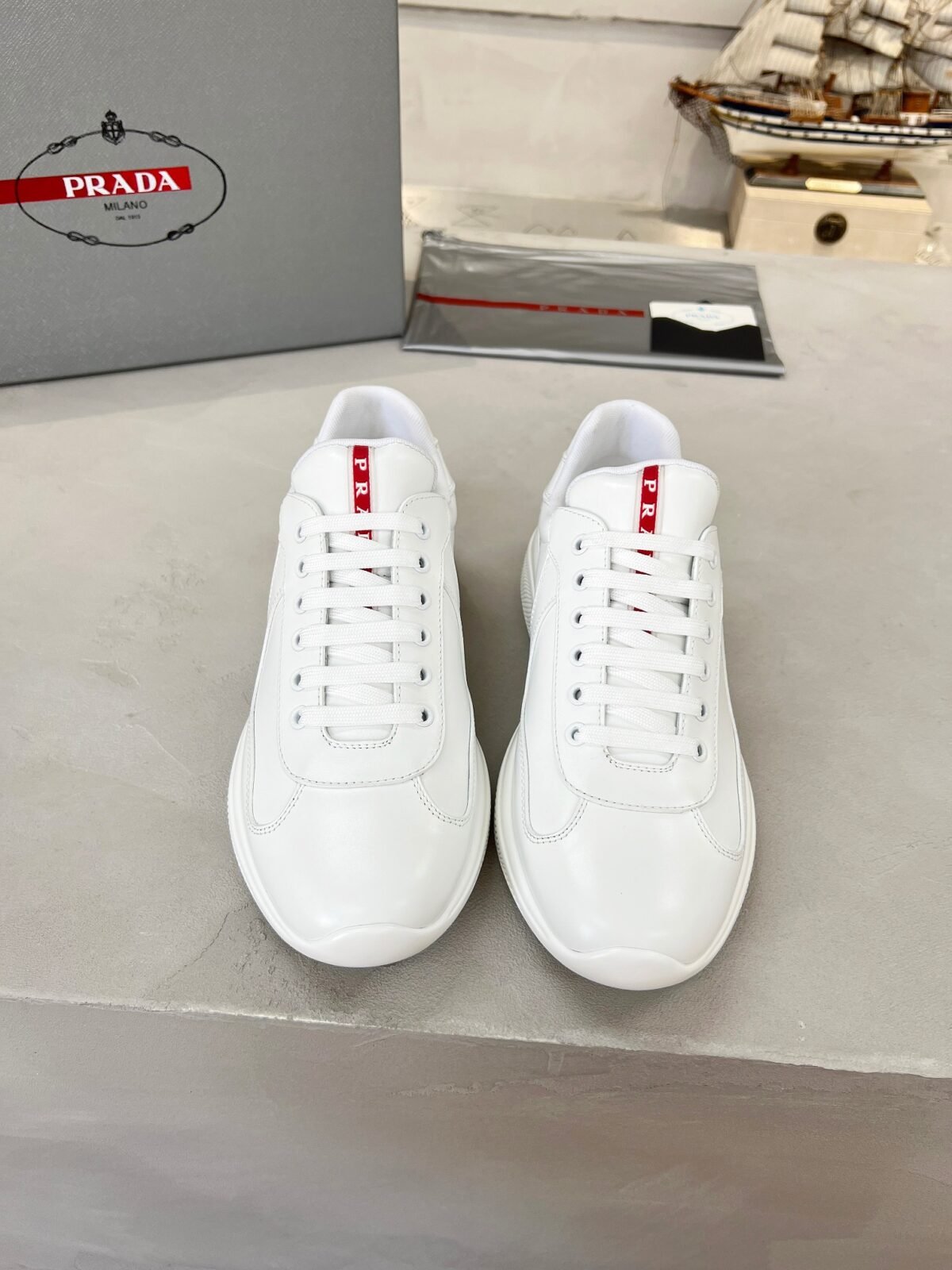 ⁦حذاء Prada⁩ - الصورة ⁦3⁩